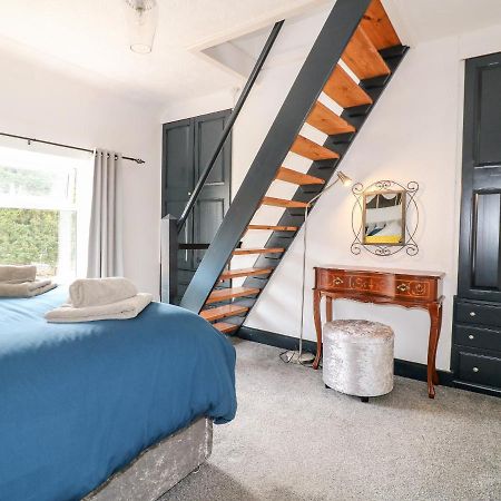 13 The Square Villa Oakamoor Dış mekan fotoğraf